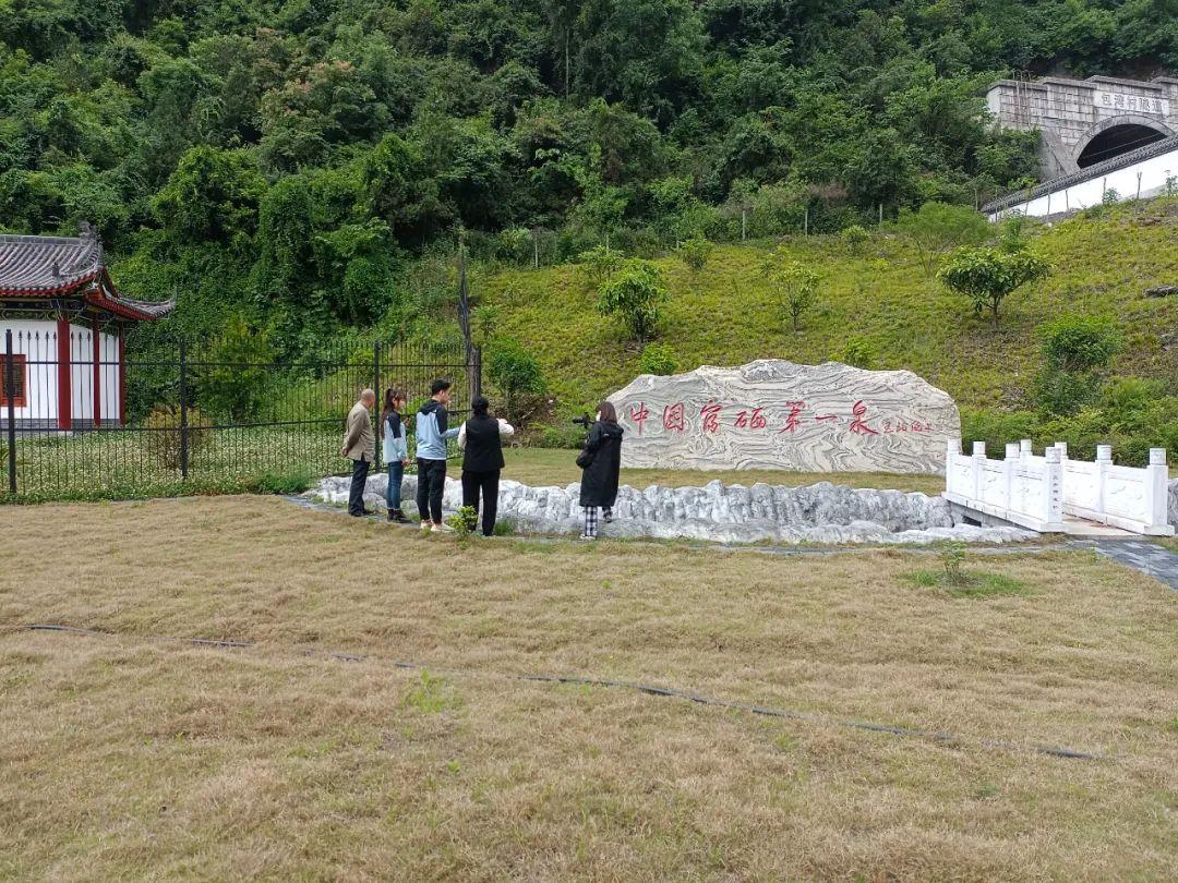 龙王泉富硒水（龙王泉富硒水好还是洞庭山）-硒宝网