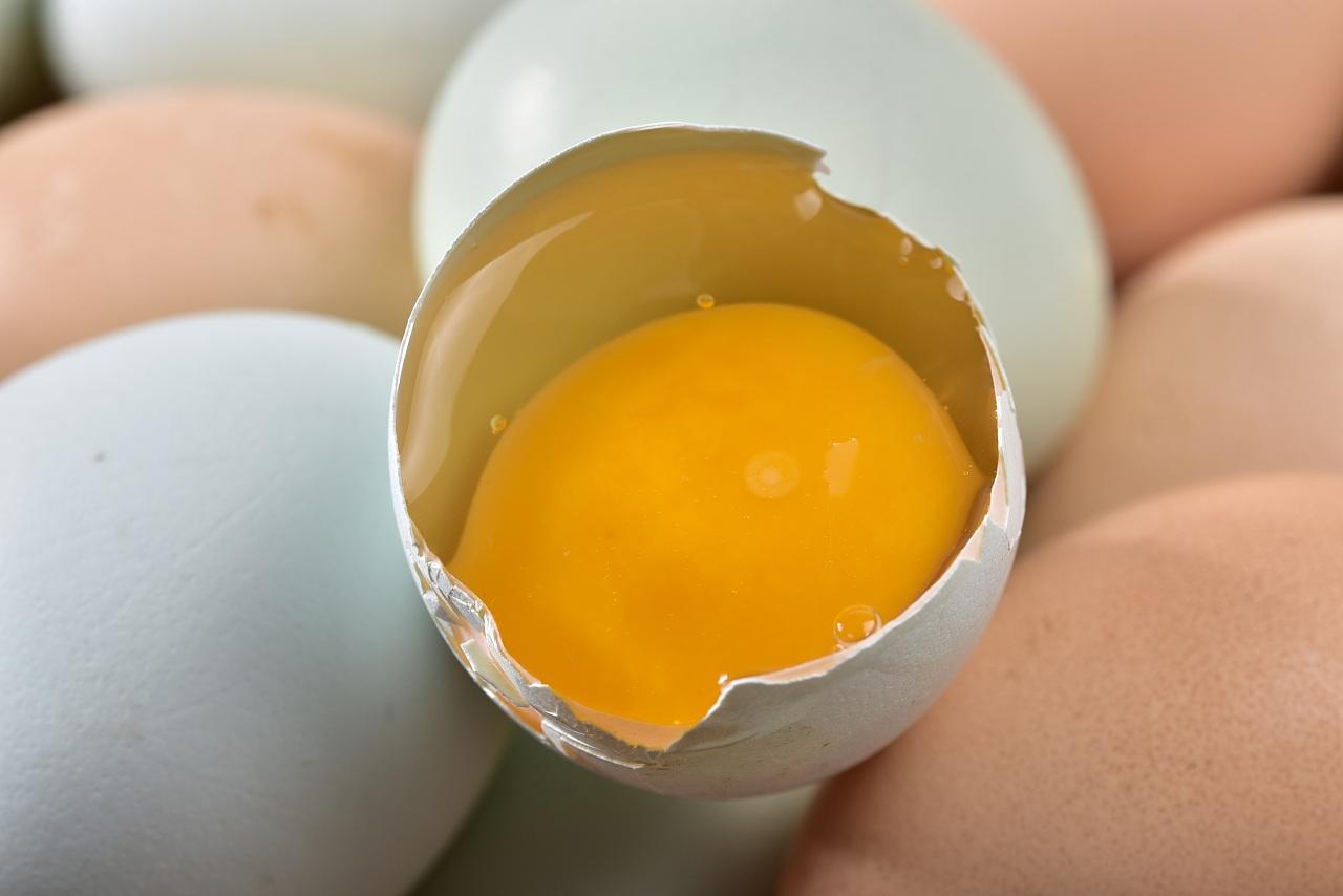 富硒蛋和土鸡蛋区别（富硒蛋和土鸡蛋哪个好）-硒宝网