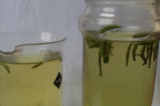 天方富硒绿茶价格（富硒绿茶属于什么茶）-硒宝网