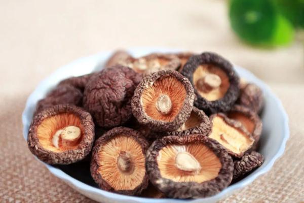 高嘌呤蔬菜一览表(嘌呤高的食物一览表2023)-硒宝网