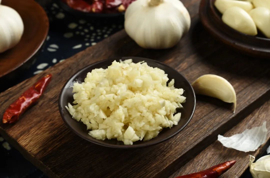 补硒还是大蒜素含硒高（大蒜素含硒元素吗）-硒宝网