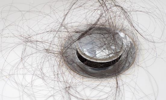 补硒后容易脱发吗女性(补硒掉头发还会生长出来吗)-硒宝网