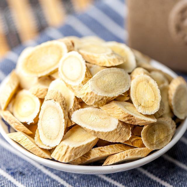 黄芪泡水能补硒元素吗（何首乌与黄芪能泡水吗）-硒宝网