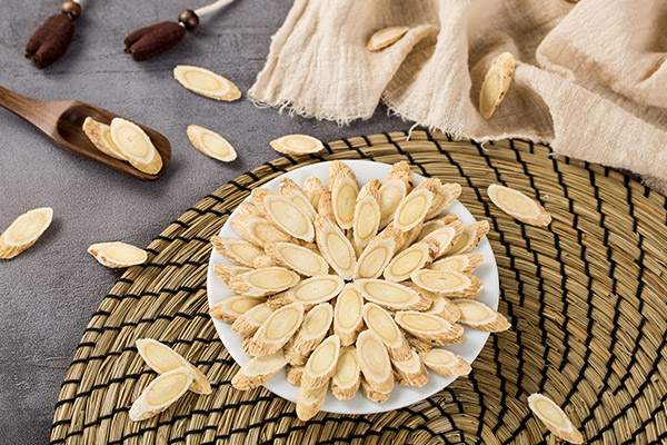 黄芪泡水能补硒元素吗(黄芪泡水补硒吗)-硒宝网