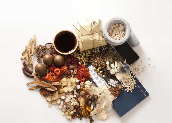 黄芪泡水能补硒嘛孕妇（孕期能用黄芪煲汤吗）-硒宝网