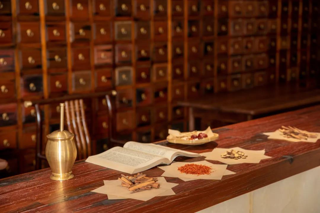 脾胃虚寒一天补多少硒（脾胃补一天虚寒硒片吃多少）-硒宝网