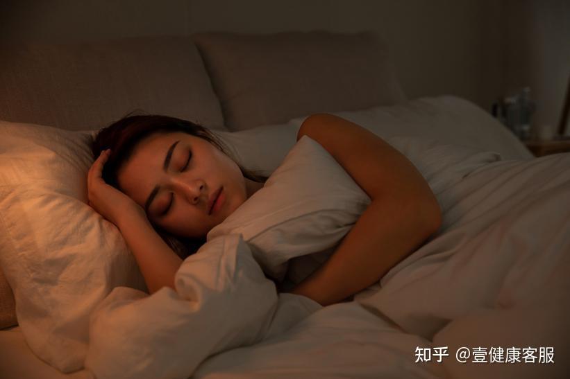 补硒睡觉手麻(晚上睡觉手发麻吃点钙片)-硒宝网