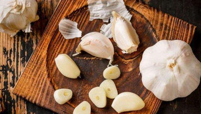 大蒜咋吃补硒（吃大蒜补硒吗）-硒宝网