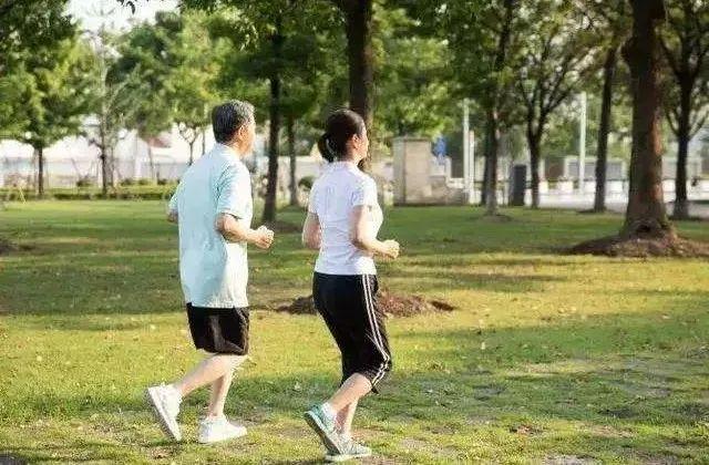 补硒四肢很痒（孕妇四肢痒肚皮痒）-硒宝网