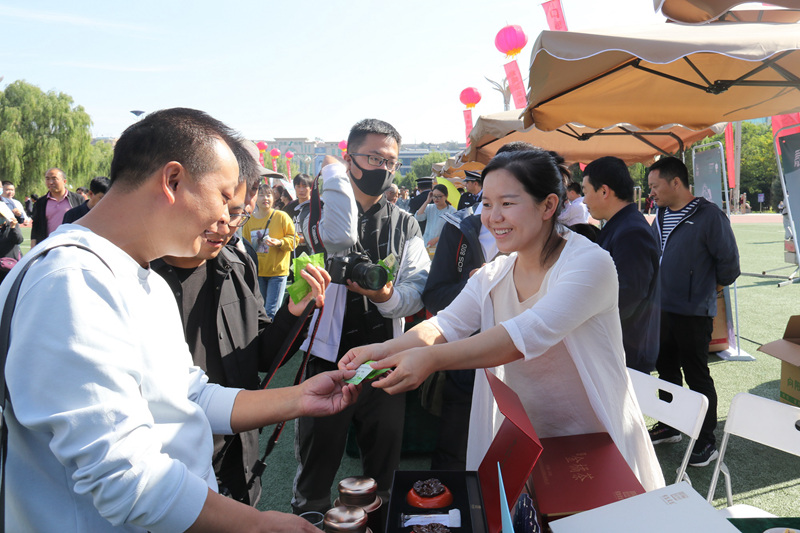 榆林富硒黑茶(陕西黑茶的功效与作用)-硒宝网