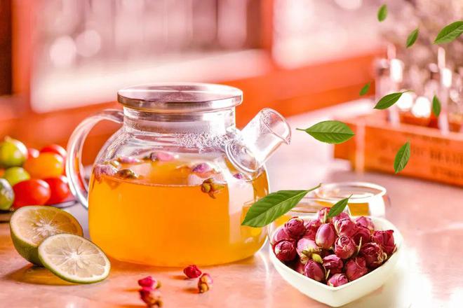 喝富硒茶尿多(喝富硒茶身体有什么反应)-硒宝网