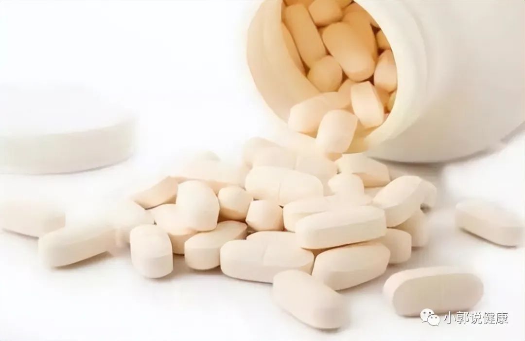 三岁宝宝吃什么钙片补钙效果好(宝宝补钙食补好还是钙片好)-硒宝网