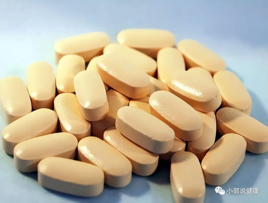 三岁宝宝吃什么钙片补钙效果好(宝宝补钙食补好还是钙片好)-硒宝网