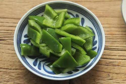 羊肉补铁吗(羊肉补铁还是牛肉)-硒宝网