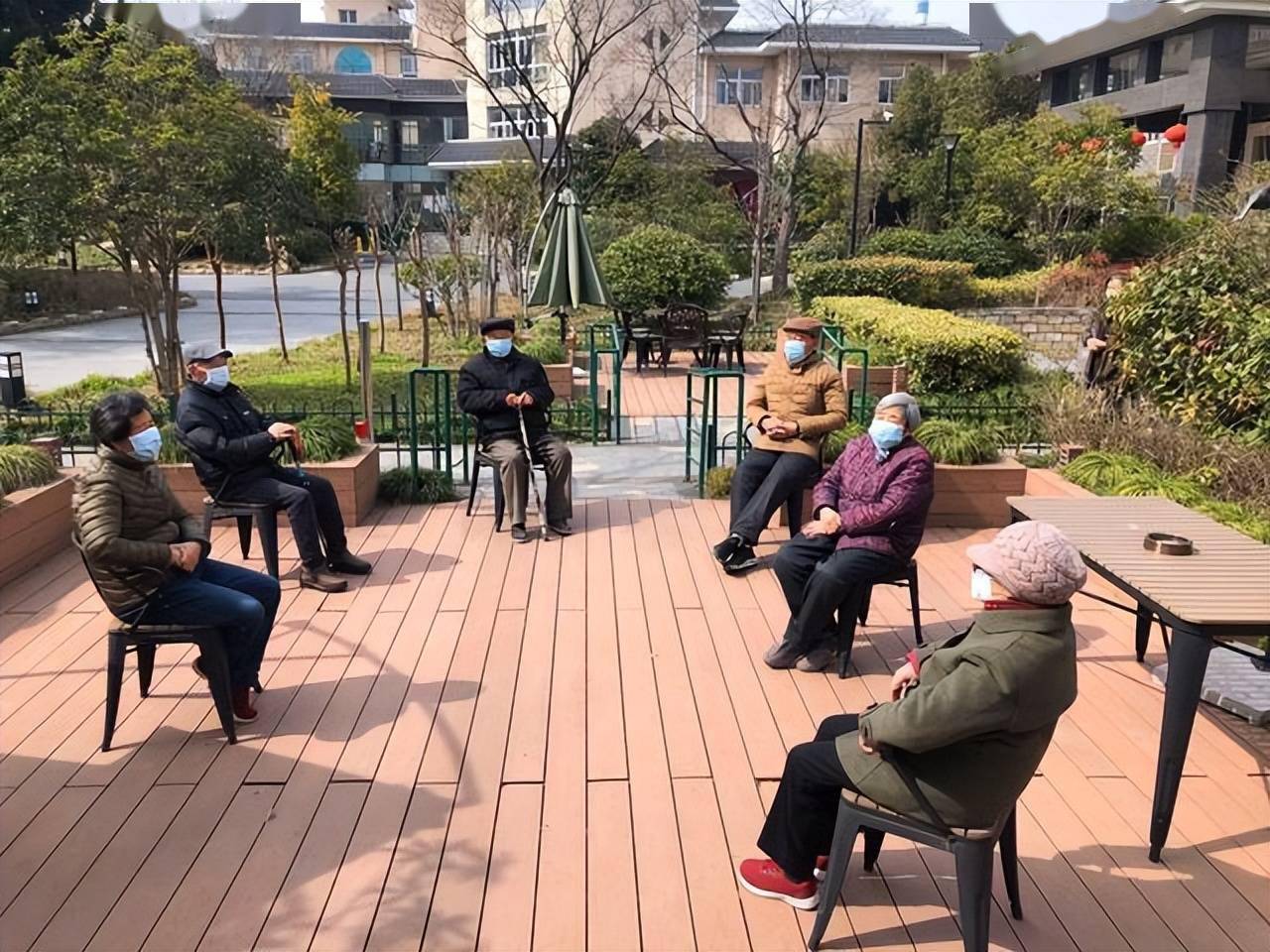 50岁女人补钙吃什么钙片好(女的吃钙片的好处)-硒宝网