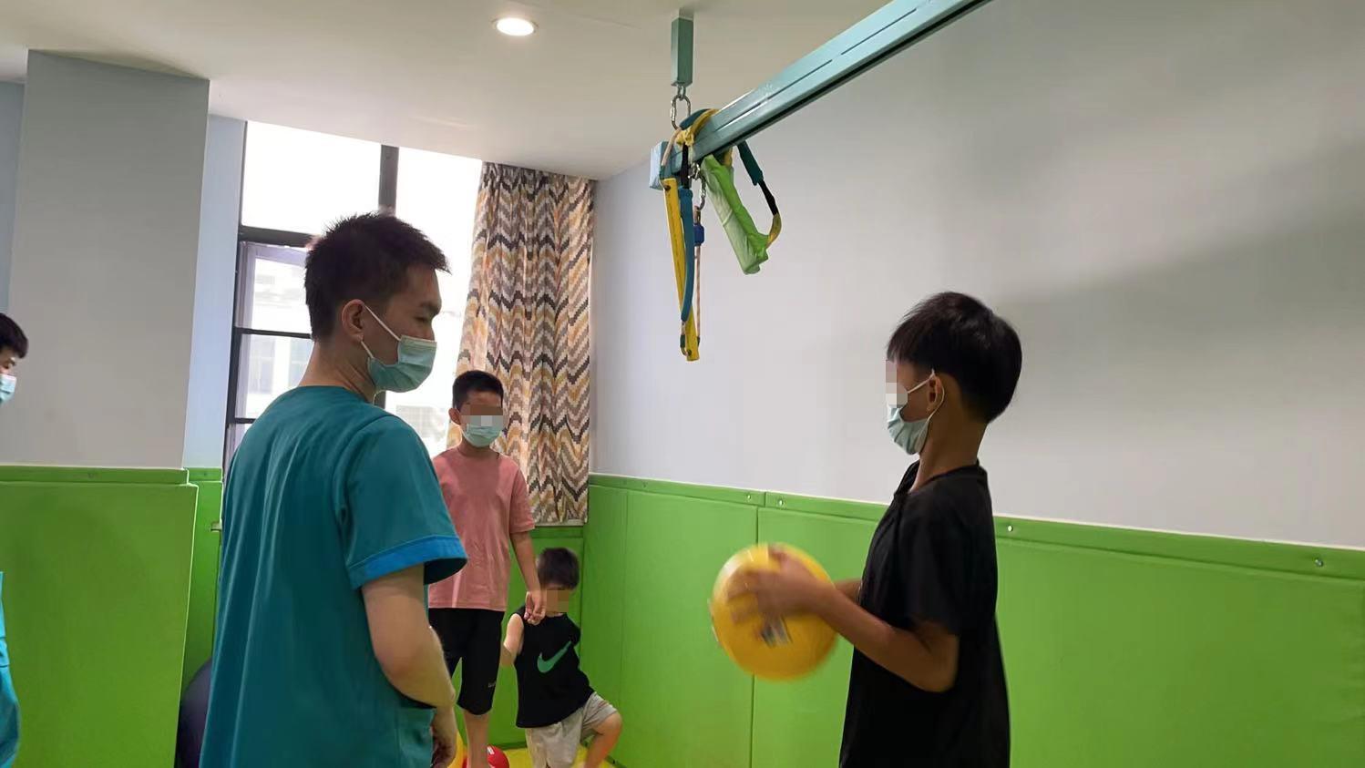 多动症是缺什么微量元素（缺微量元素的各种症状）-硒宝网