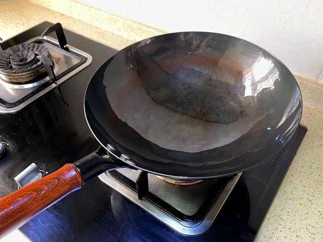 铁锅炒菜补铁吗（用铁锅炒菜补铁）-硒宝网