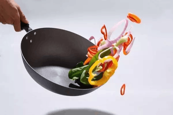 铁锅炒菜补铁吗(铁锅做菜补铁)-硒宝网