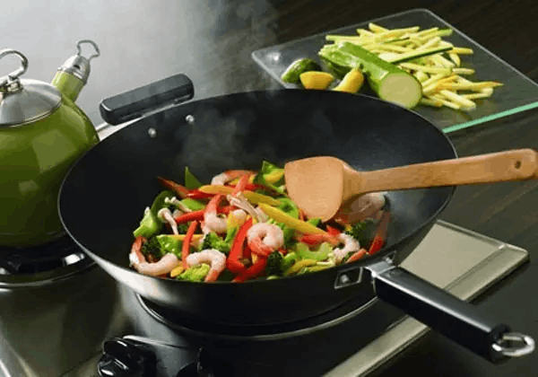 铁锅炒菜补铁吗(铁锅做菜补铁)-硒宝网