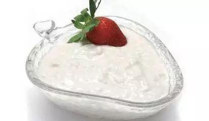 喝酸奶补钙吗(喝酸奶补钙效果好吗)-硒宝网