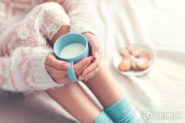 什么牛奶最补钙(牛奶补钙好还是钙片补钙好)-硒宝网