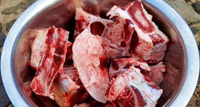 牛骨汤补钙吗（牛骨汤补钙）-硒宝网