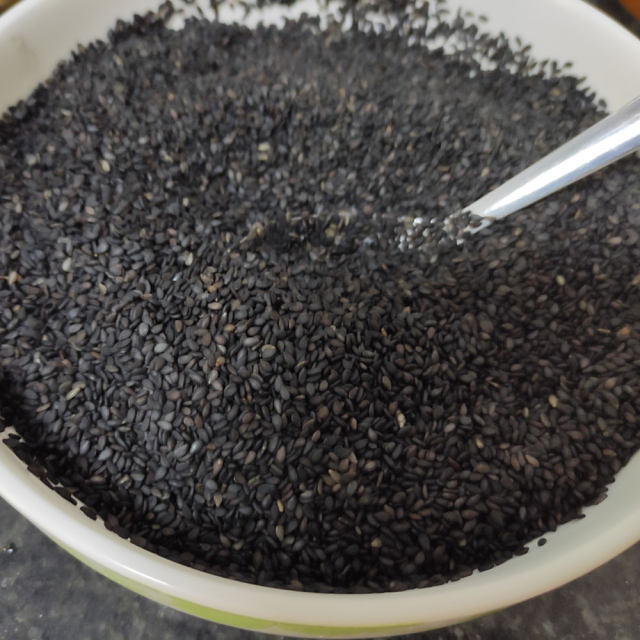 吃黑芝麻能补钙吗（黑芝麻能补充钙吗）-硒宝网