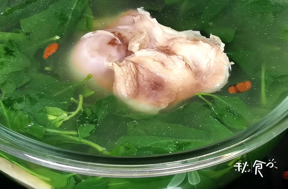 猪筒骨煲什么最补钙（春天猪筒骨煲什么最补钙）-硒宝网