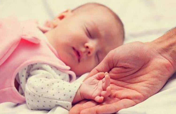 婴儿多大可以补钙（多大婴儿补钙可以吃鱼肝油）-硒宝网