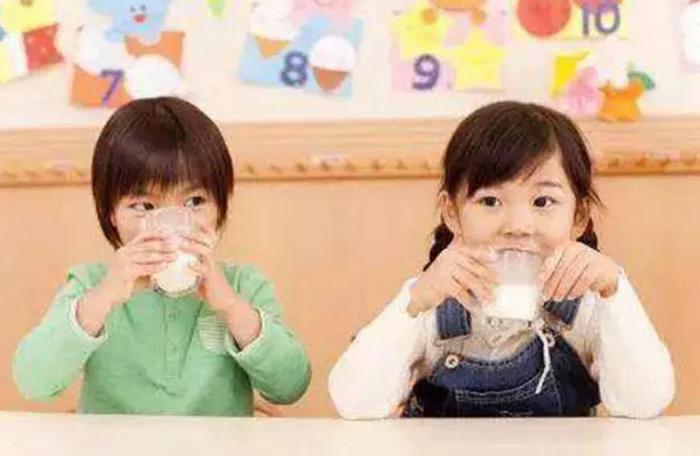 2岁宝宝吃什么钙片补钙效果好（宝宝吃钙片好吗）-硒宝网