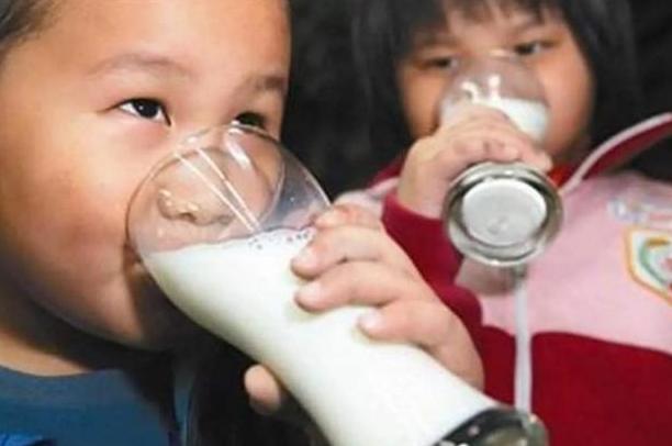 2岁宝宝吃什么钙片补钙效果好（宝宝吃钙片好吗）-硒宝网