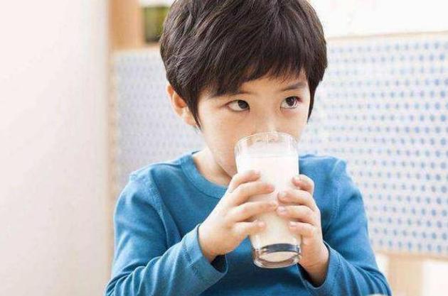 2岁宝宝吃什么钙片补钙效果好（宝宝吃钙片好吗）-硒宝网