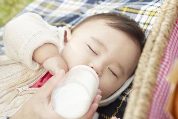 2岁宝宝吃什么钙片补钙效果好（宝宝吃钙片好吗）-硒宝网