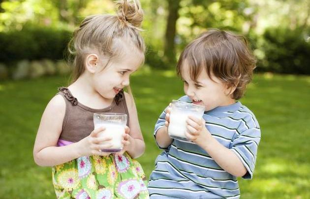 2岁宝宝吃什么钙片补钙效果好（宝宝吃钙片好吗）-硒宝网