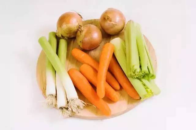 补钙能坚固牙齿吗(坚固牙齿吃什么钙片好)-硒宝网