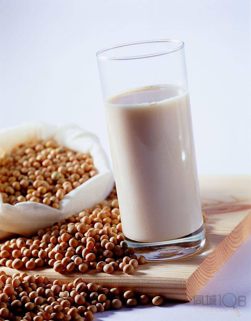 豆浆补铁吗(豆浆补铁还是补钙)-硒宝网