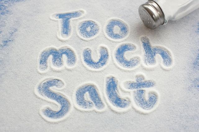 晒太阳真的能补钙吗（晒太阳补钙会不会晒黑）-硒宝网