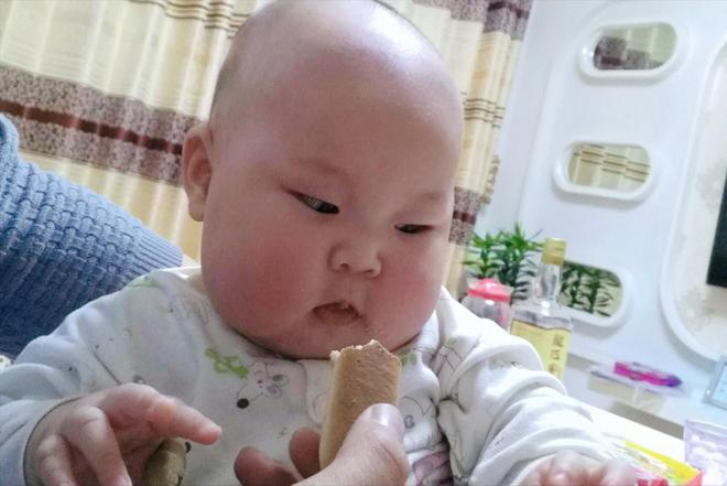 新生儿几个月开始补钙（新生儿开始补钙时间）-硒宝网