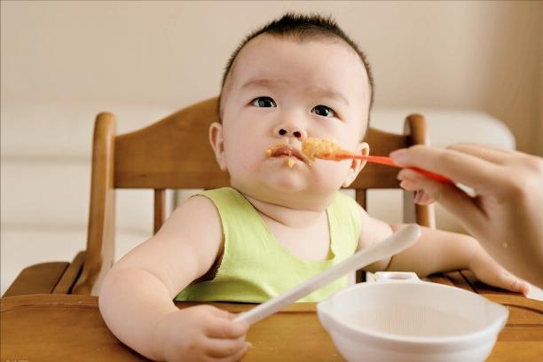 新生儿几个月开始补钙（新生儿开始补钙时间）-硒宝网