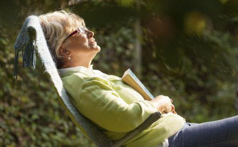 晒太阳补钙怎么晒(晒太阳补钙需要直射吗)-硒宝网