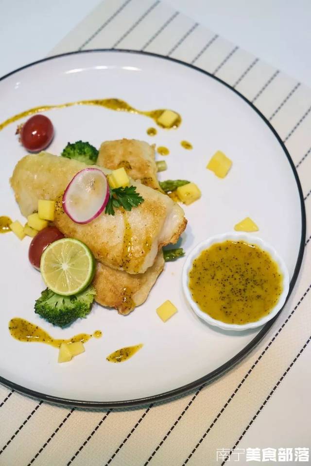 胡萝卜生吃补硒（生胡萝卜补什么维生素）-硒宝网