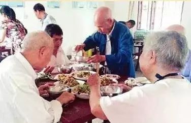 黑豆煮粥补硒吗（黑豆营养粥）-硒宝网