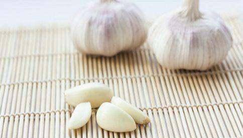 吃大蒜可以补硒(吃大蒜补硒吗)-硒宝网