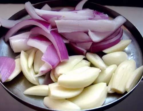 吃洋葱能补硒吗(洋葱富含硒元素吗)-硒宝网