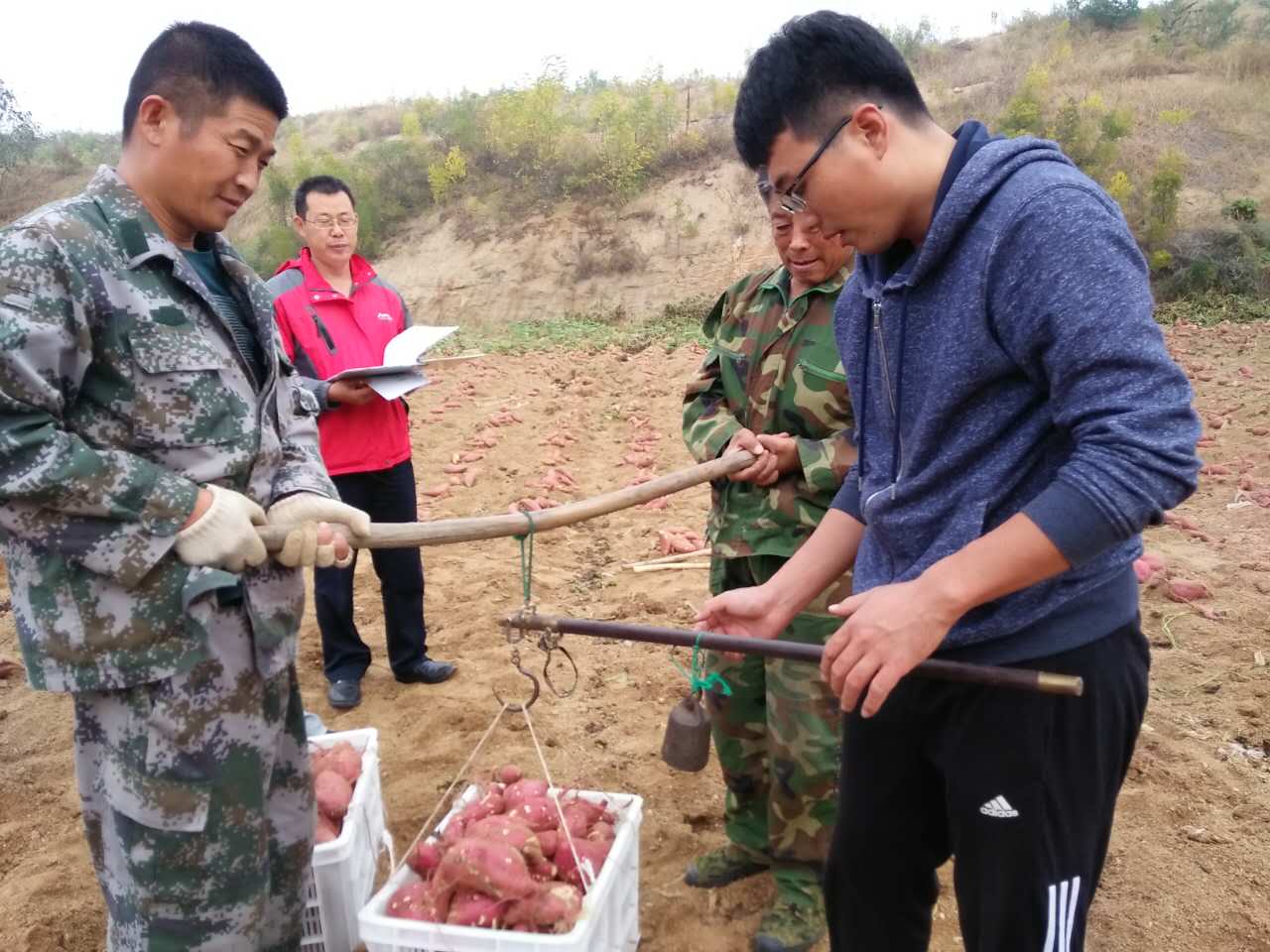 富硒农产品草莓(农草莓富硒产品图片大全)-硒宝网