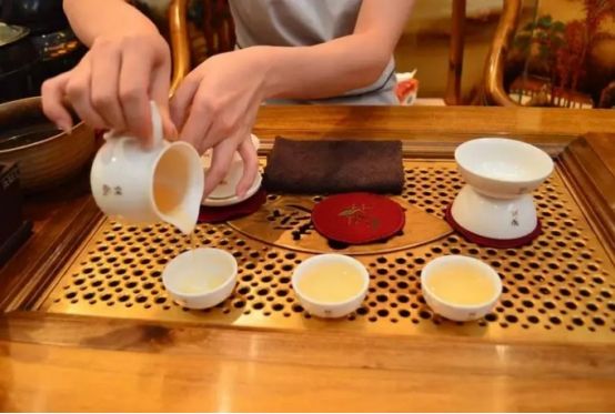 富硒茶如何冲泡（富硒水泡茶好吗）-硒宝网