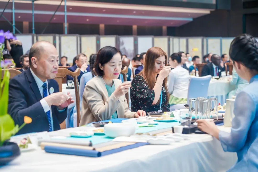 陕西富硒银针茶（陕西茶银针富硒产地）-硒宝网