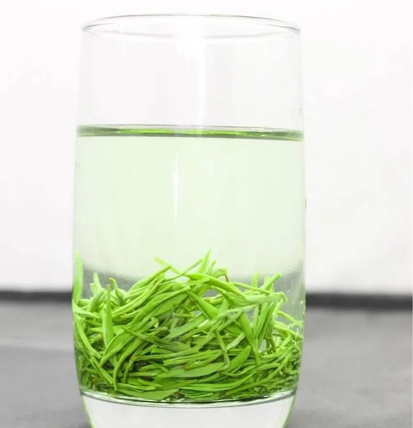 富硒茶冲泡颜色（冲泡茶颜色富硒含量）-硒宝网