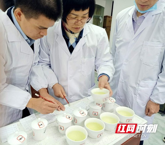 保靖黄金富硒茶(金硒黄茶价格)-硒宝网