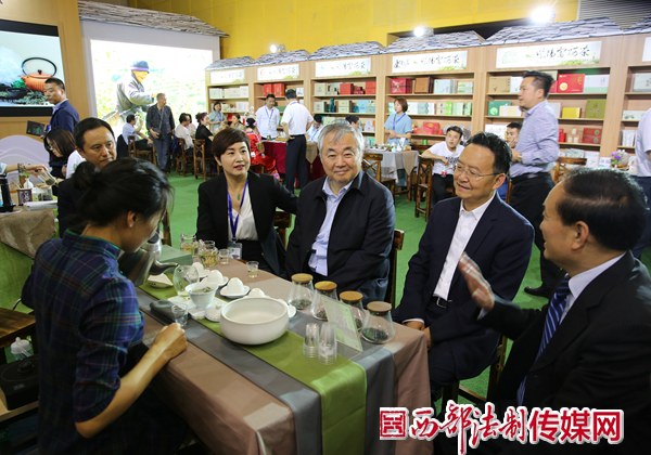 西安特产富硒茶(陕西富硒茶的功效与作用)-硒宝网